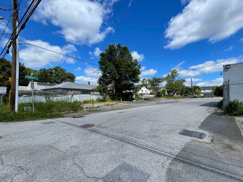 More Photos Of 5808-5812 Ritchie Highway, Baltimore Auto Repair For Sale