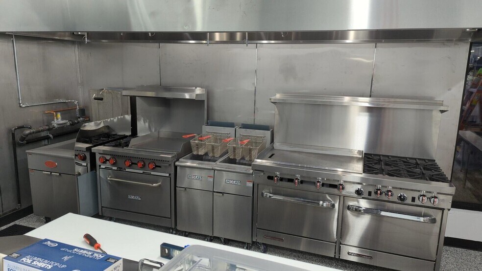 More Photos Of 2035 Orchard Dr, Brookings Restaurant For Sale