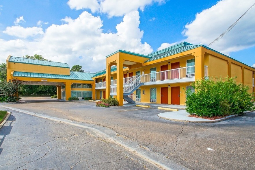 More Photos Of 337 Devereaux Dr, Natchez Hotel For Sale