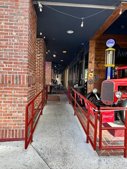 More Photos Of 200 1st Ave S, Saint Petersburg Restaurant For Sale