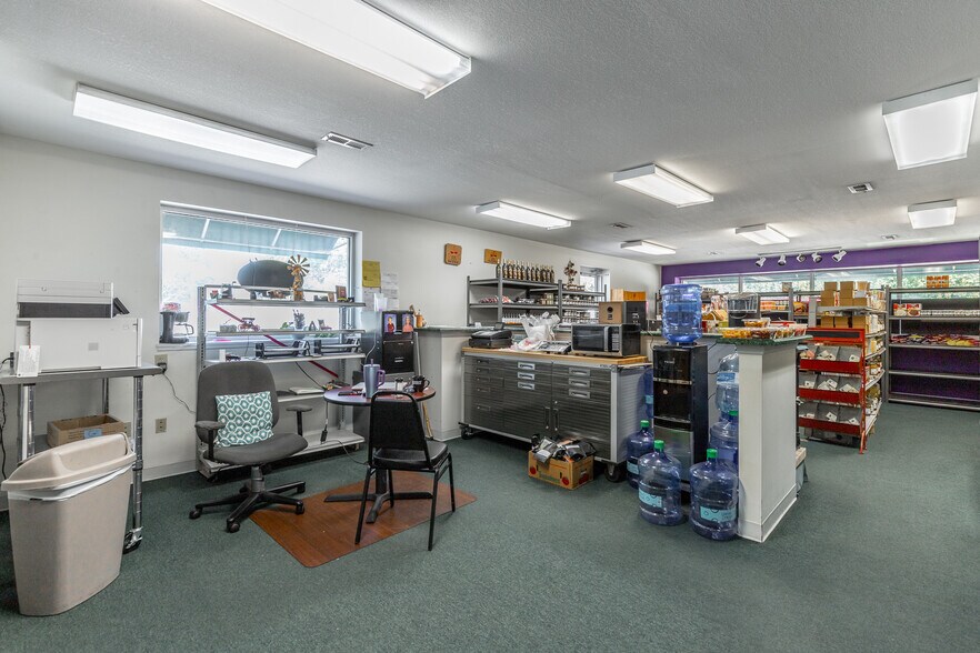 More Photos Of 15781 Rankin Ave, Dunlap Freestanding For Sale