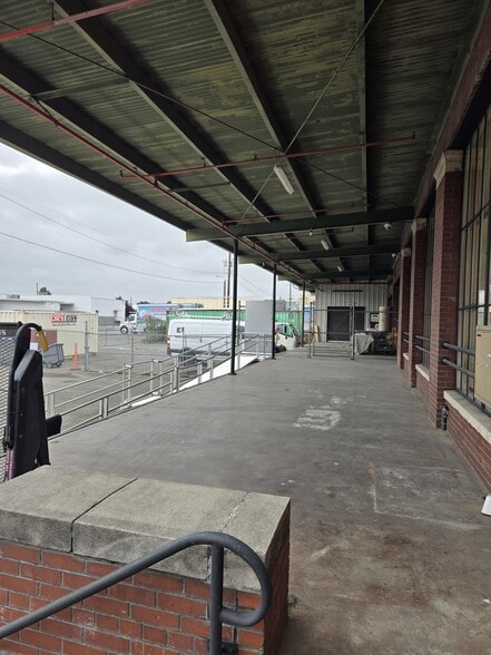 More Photos Of 5015-5025 Colorado Ave S, Seattle Warehouse For Lease