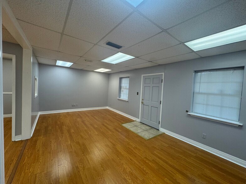 More Photos Of 3938 Sunbeam Rd, Jacksonville Medical For Lease