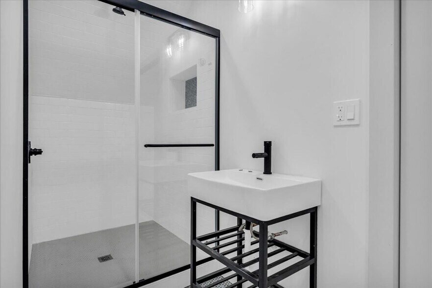 More Photos Of 4301 Avery St, Detroit Apartments For Sale