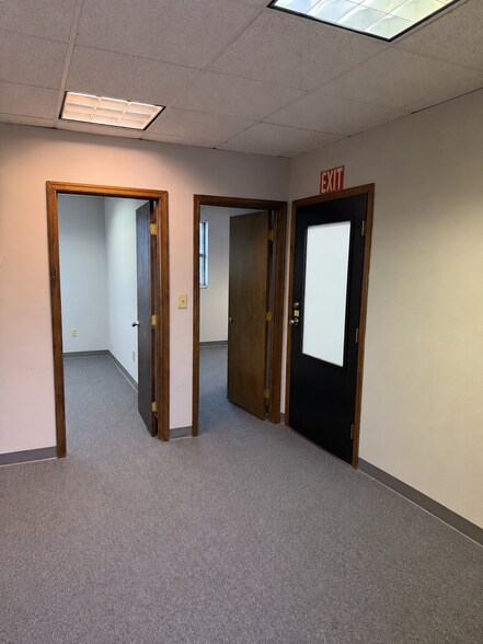 More Photos Of 10035 Sliding Hill Rd, Ashland Office For Lease