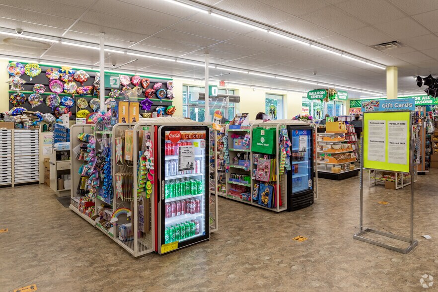 More Photos Of 199 Kedron Ave, Folsom Freestanding For Lease