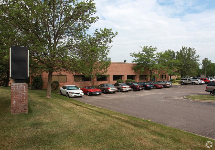More Photos Of 7509 Boone Ave N, Brooklyn Park Distribution For Lease