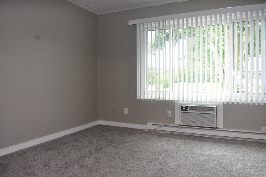 More Photos Of 3274 E Euclid Ave, Des Moines Apartments For Sale