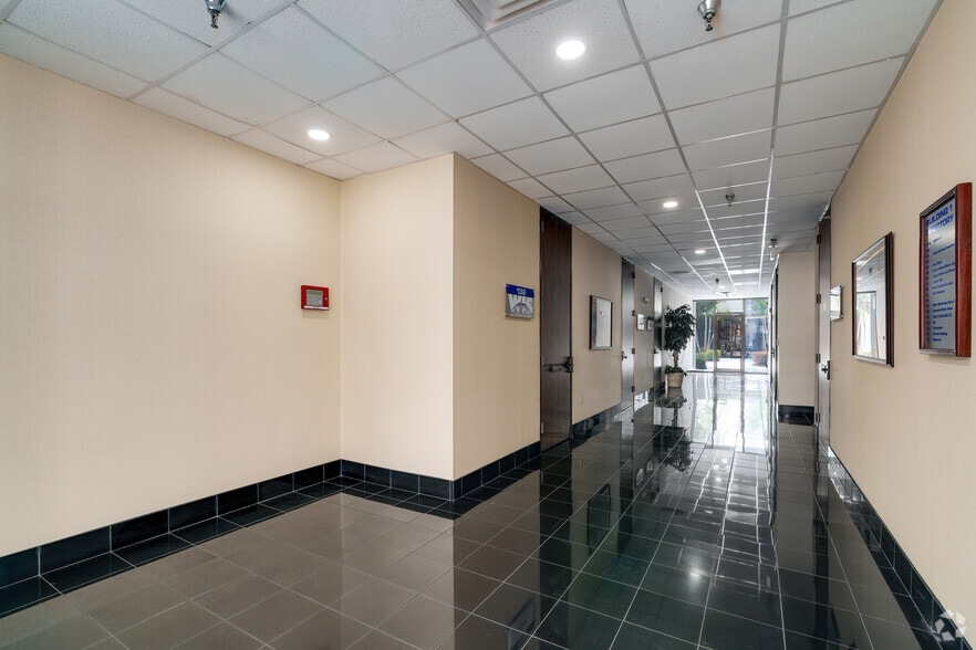 More Photos Of 6925 Lake Ellenor Dr, Orlando Unknown For Lease