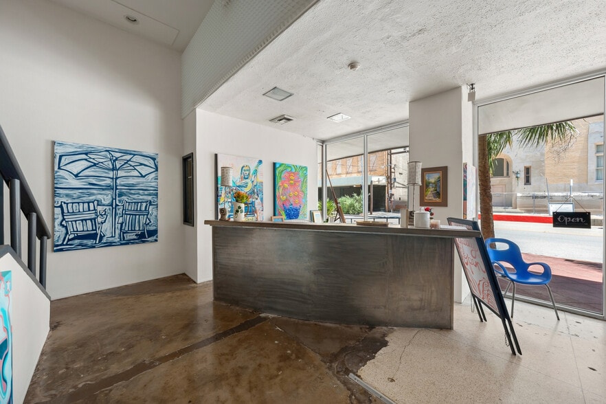 More Photos Of 515 22nd St, Galveston General Retail For Sale