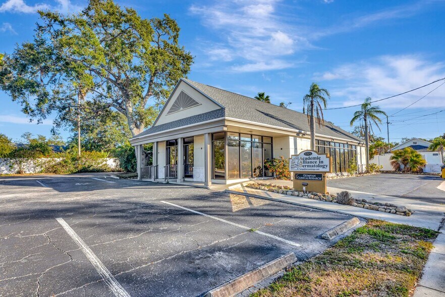 More Photos Of 1201 S Myrtle Ave, Clearwater Medical For Sale