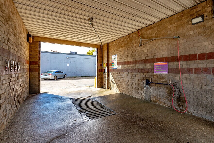 8037 Hamilton Ave, Cincinnati, OH 45231 Carwash For Sale
