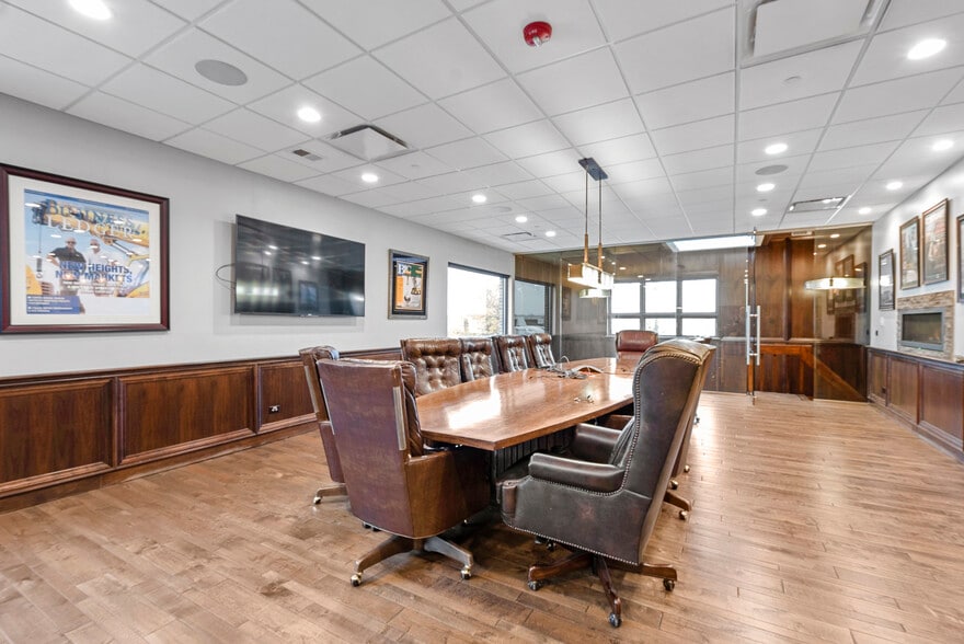 More Photos Of 9735 Industrial Dr, Bridgeview Light Distribution For Sale