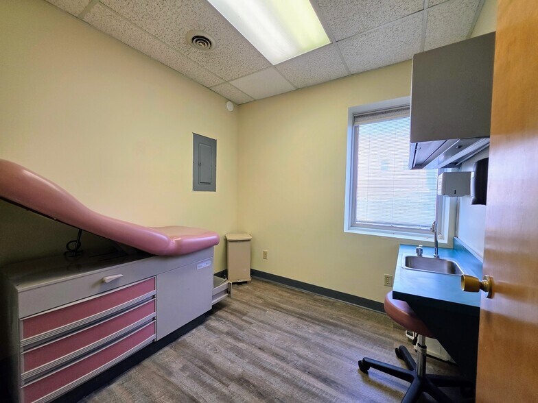 More Photos Of 3125 Main St, Buffalo Office For Sale