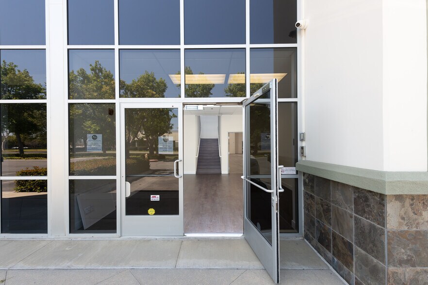 More Photos Of 4750 Calle Carga, Camarillo Manufacturing For Sale