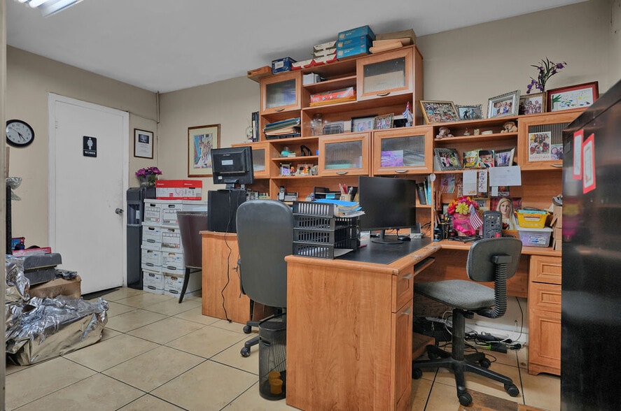 More Photos Of 7007 SW 13th Ter, Miami Warehouse For Sale