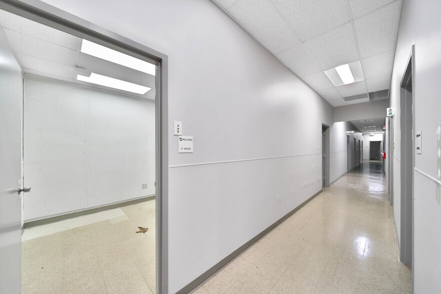 More Photos Of 12036 Airline Dr, Houston Medical For Sale