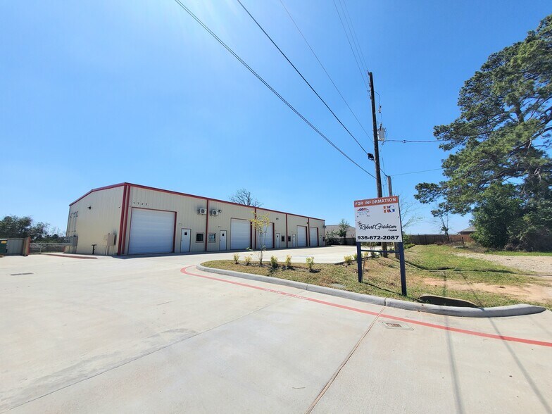 More Photos Of 1722 Cargill, Willis Flex For Lease