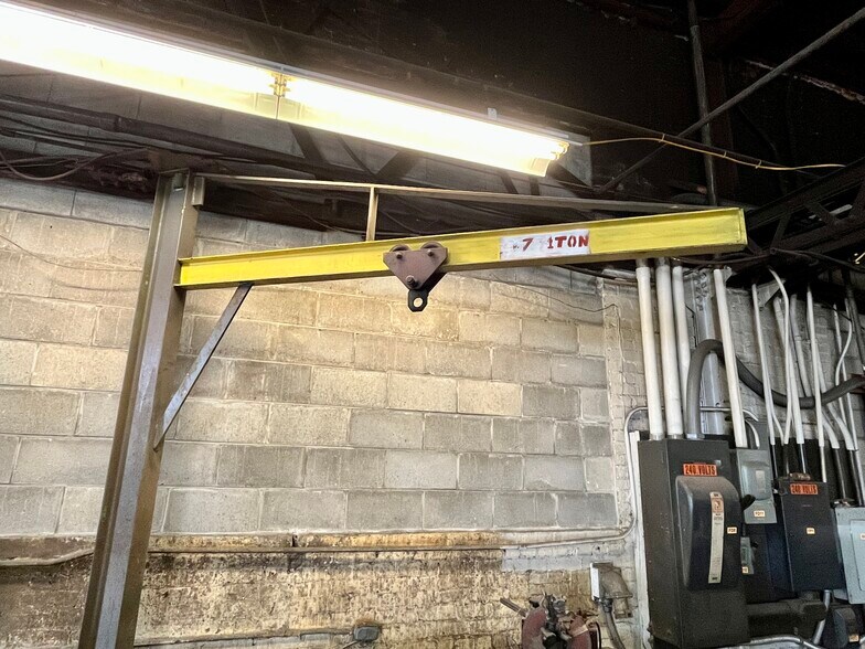 More Photos Of 1702 Wheeling Ave, Glen Dale Manufacturing For Sale