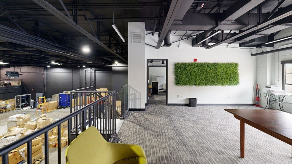 More Photos Of 550 Somerset Ter NE, Atlanta Storefront For Lease
