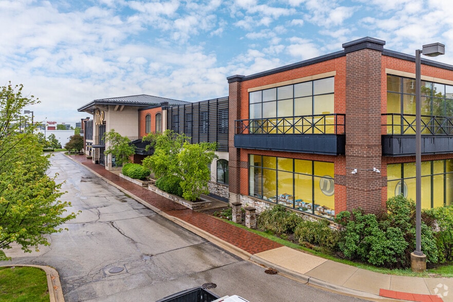 More Photos Of 2770-2860 S Highland Ave, Lombard Unknown For Lease