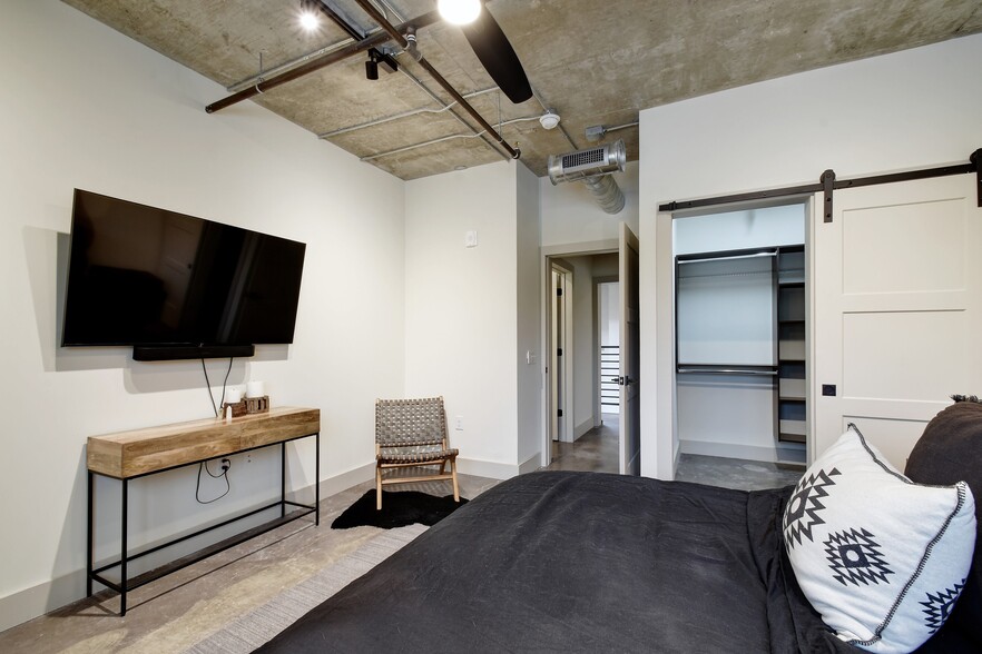 More Photos Of 215 Coca Cola Pl, San Antonio Apartments For Lease