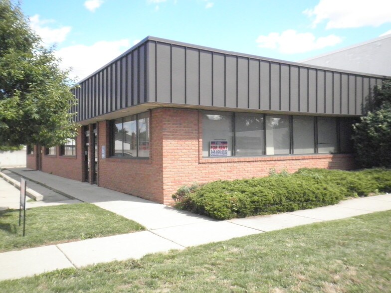 More Photos Of 30230-30236 John R Rd, Madison Heights Office For Lease