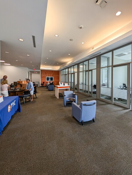 More Photos Of 4249-4251 Wisconsin Ave NW, Washington Office For Sale