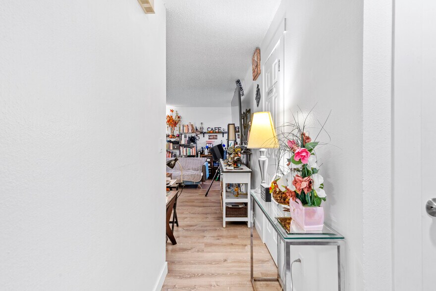 More Photos Of 15540 NE Couch St, Portland Apartments For Sale