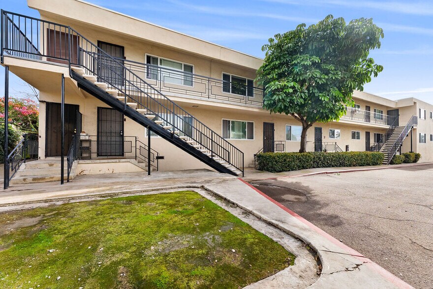 Primary Photo Of 4415 Rosebud Ln, La Mesa Apartments For Sale