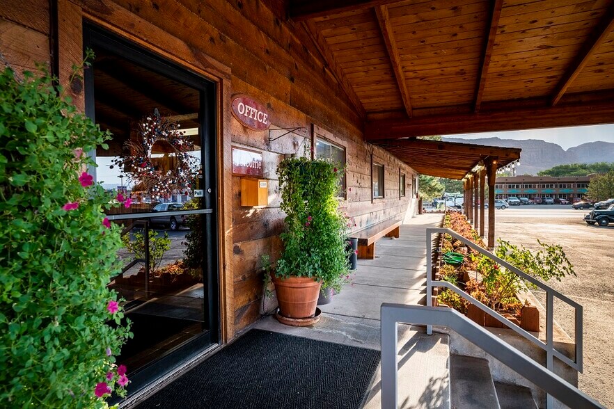 More Photos Of 535 S Main St, Moab Hotel For Sale