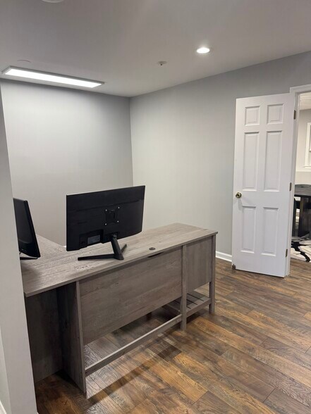 More Photos Of 118 Coalpit Hill Rd, Danbury Office For Lease