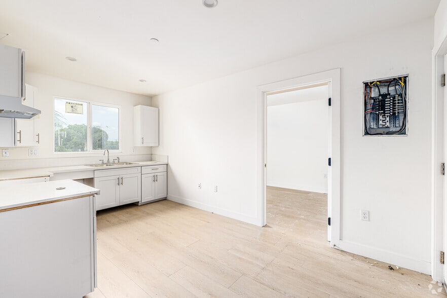 More Photos Of 8717 S Central Ave, Los Angeles Apartments For Sale
