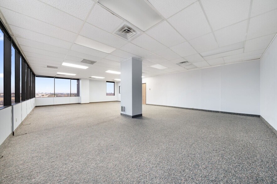 More Photos Of 1925 E Belt Line Rd, Carrollton Office For Lease