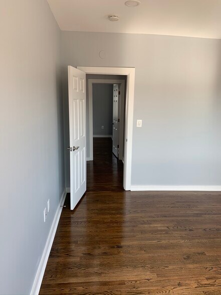 More Photos Of 200 Main St, Laurel Medical For Lease