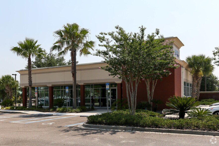 Primary Photo Of 8165 Point Meadows Way, Jacksonville Bank For Lease