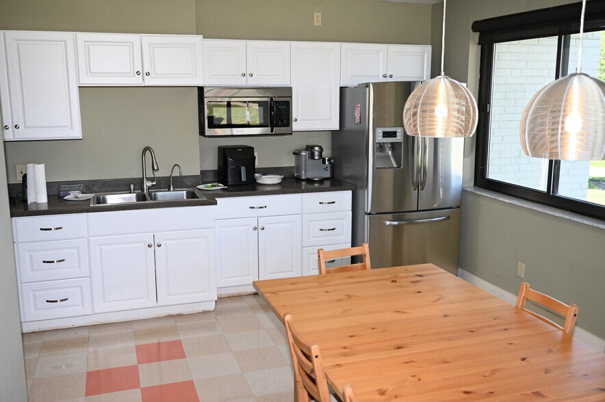 More Photos Of 9900 Carver Rd, Blue Ash Office For Lease