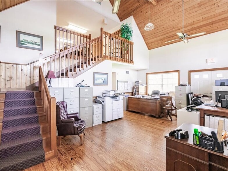 More Photos Of 13225 FL-64, Bradenton Loft Creative Space For Sale