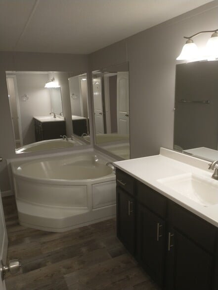 More Photos Of 3041 Meyer Rd, Festus Manufactured Housing Mobile Home Park For Sale