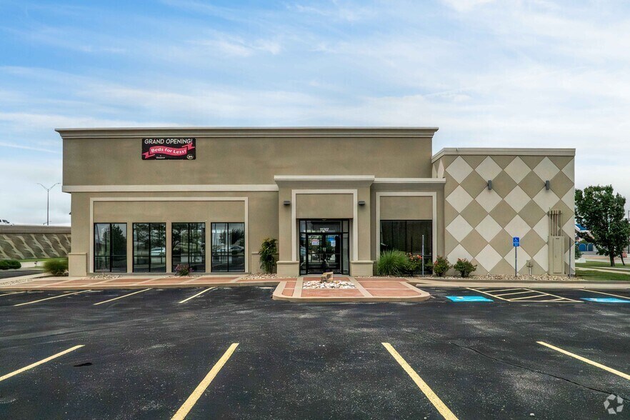 More Photos Of 11747 E Kellogg Dr, Wichita Restaurant For Lease