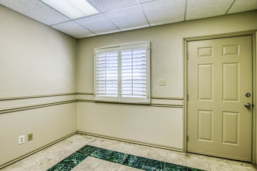 More Photos Of 361 Vinton Rd, Anthony Medical For Lease