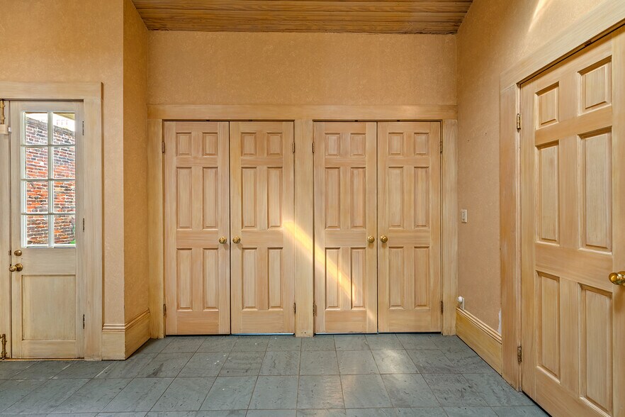 More Photos Of 1018 Bienville Ave, New Orleans Office For Lease