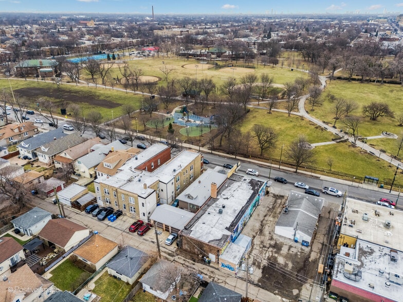 More Photos Of 4020-22 N Central Ave, Chicago Office For Sale