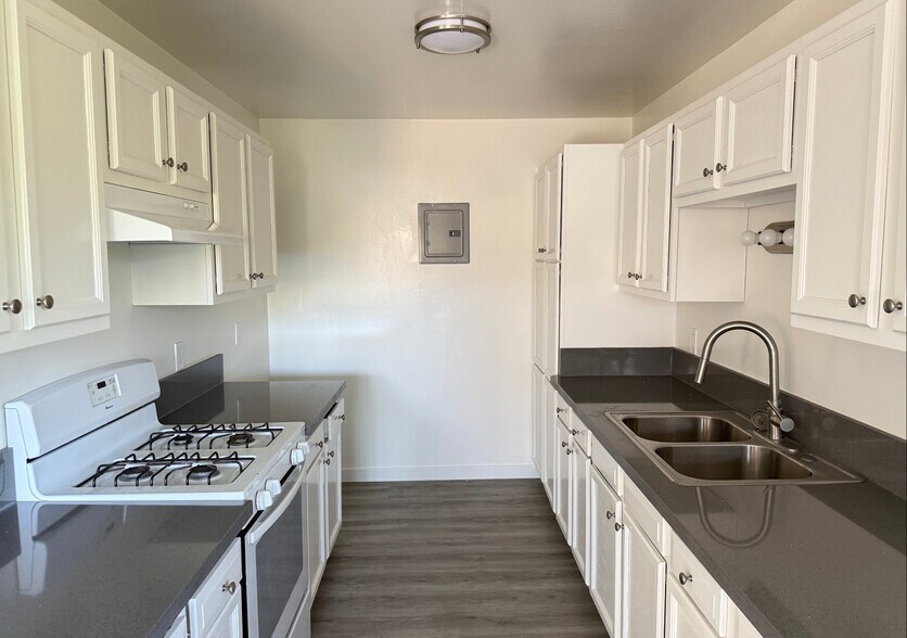 More Photos Of 419 N Tustin Ave, Anaheim Apartments For Sale