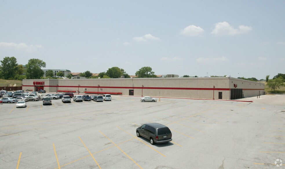 More Photos Of 2600 S Cherry Ln, Fort Worth Freestanding For Sale