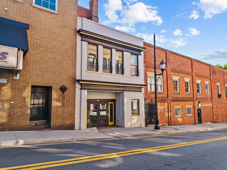 More Photos Of 142 N Jackson St, Athens Storefront Retail Residential For Lease