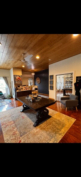 More Photos Of 719 S 5th St, Milwaukee Storefront Retail Residential For Sale