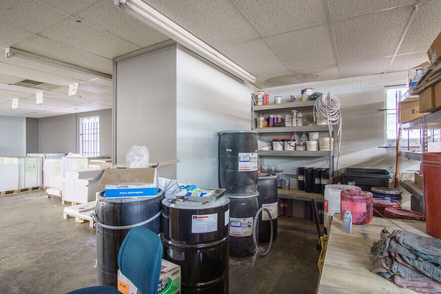 More Photos Of 611 S Mobberly Ave, Longview Flex For Sale