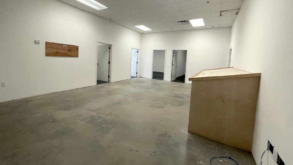 More Photos Of 2337 Borden Ave, Long Island City Warehouse For Lease