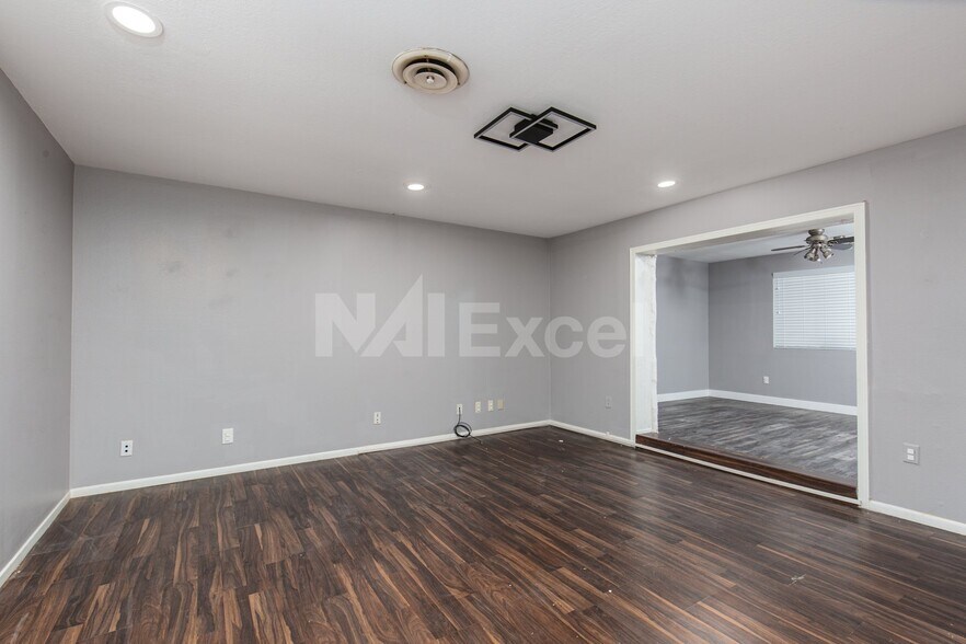 More Photos Of 2948 E Russell Rd, Las Vegas Office For Lease